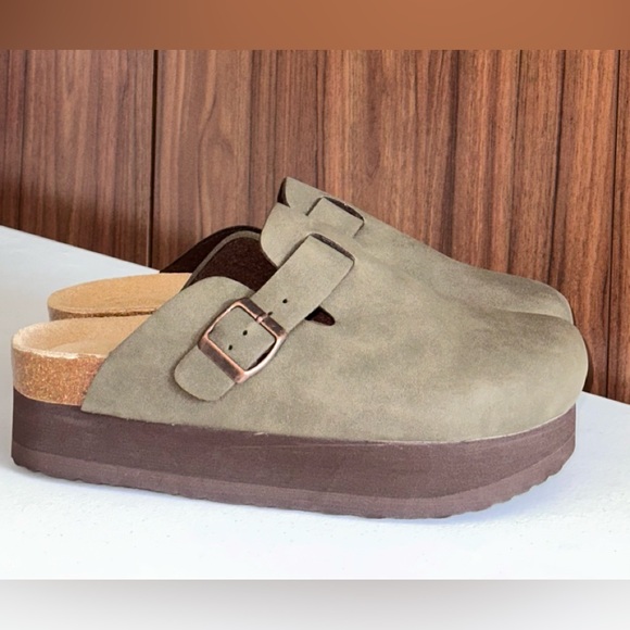 CUSHIONAIRE Loom Platform Clog Size 8.5W - Picture 9 of 12